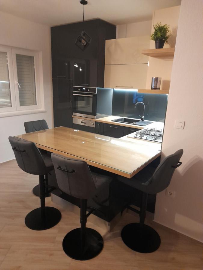 Apartmani Petra Primošten Eksteriør bilde