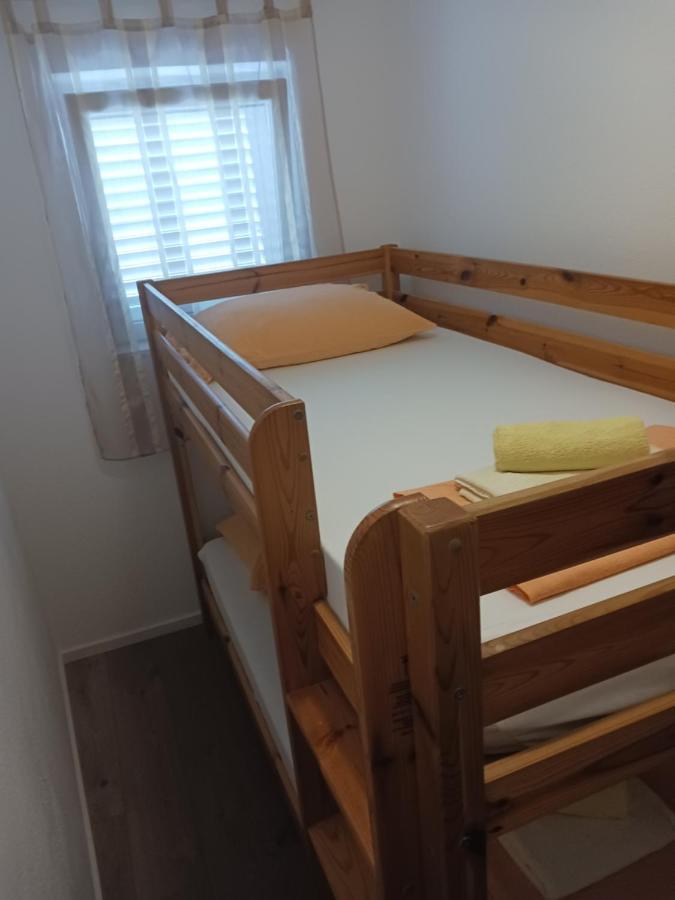 Apartmani Petra Primošten Eksteriør bilde
